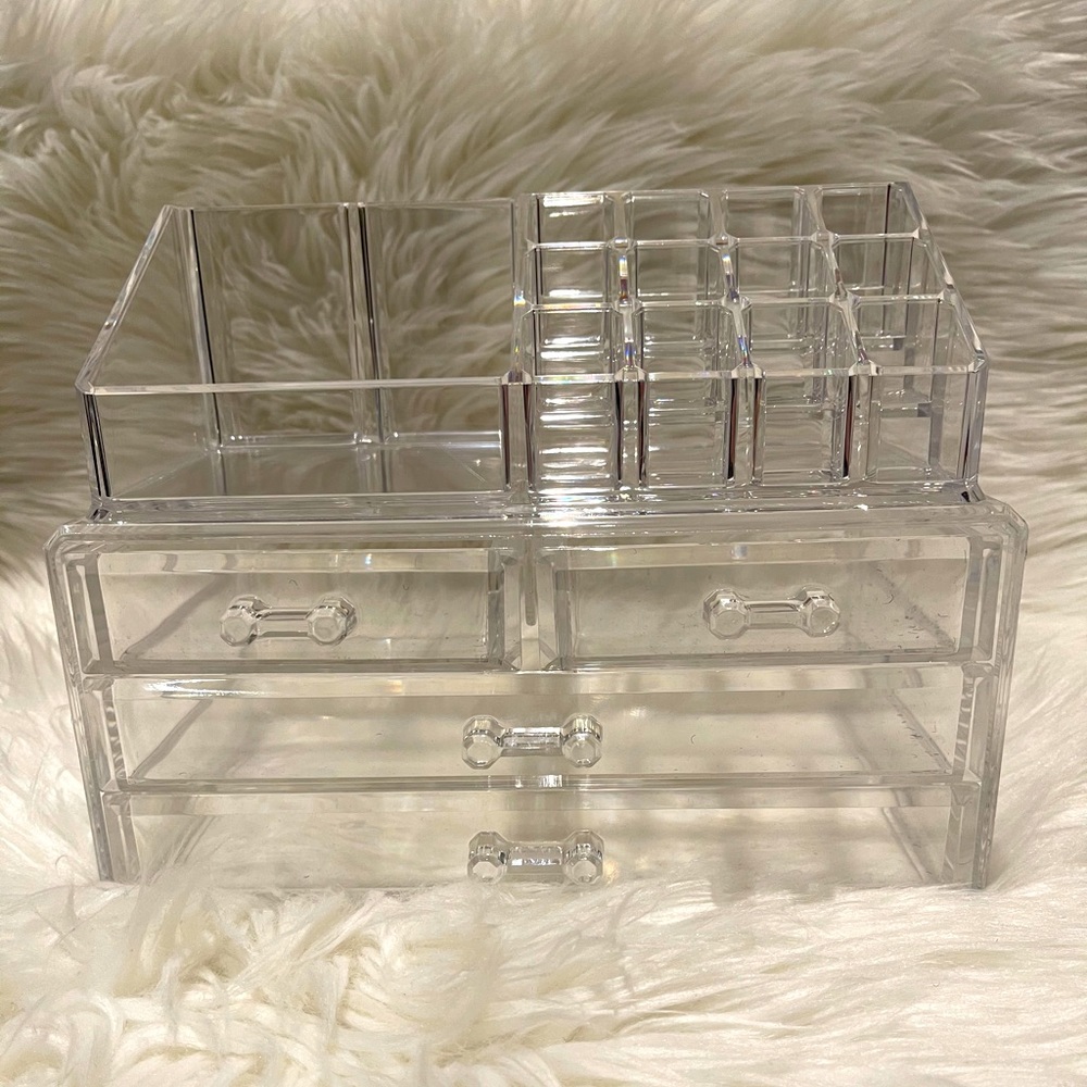 COPY - Acrylic cosmetic organizer